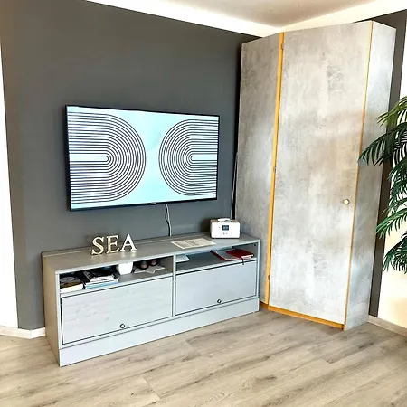 Apartment Bollwark